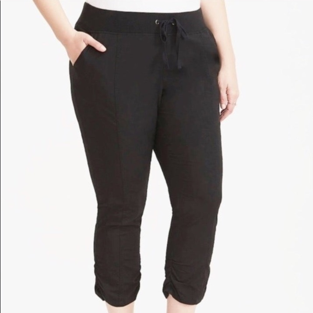 Black torrid capris with draw string
